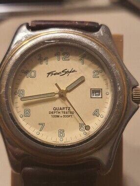 10/$20 Vtg Freestyle Quartz Silver/Goldtone Leather Men's Watch w/Date